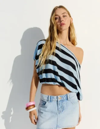 Asymmetrischer gestreifter Pullover