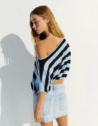 Asymmetrischer gestreifter Pullover