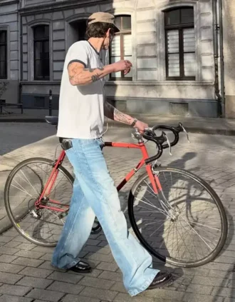 Ausgestellte Baggy-Jeans Ausgestellte Baggy-Jeans