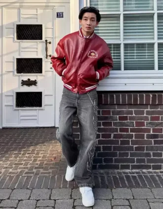 Baggy-Jeans mit Aufnäher