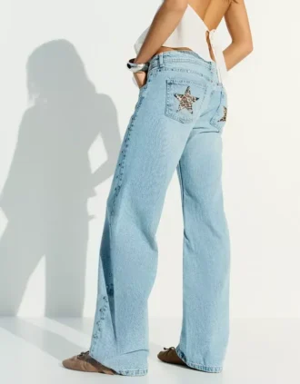 Baggy-Jeans mit Stern-Nieten – Hose