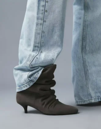 Baggy-Jeans mit Stern-Nieten – Hose