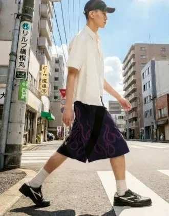 Bedruckte Bermudashorts mit elastischem Bund – Bershka Lovers Bedruckte Bermudashorts mit elastischem Bund – Bershka Lovers