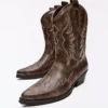 Cowboy-Stiefel mit Zehen-Detail – Stiefeletten