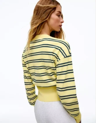 Gestreifte Jacke mit Rundhalsausschnitt und Knopfleiste Gestreifte Jacke mit Rundhalsausschnitt und Knopfleiste