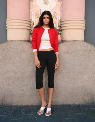 Gestreifte Jacke mit Rundhalsausschnitt und Knöpfen – Pullover und Strickjacken Gestreifte Jacke mit Rundhalsausschnitt und Knöpfen – Pullover und Strickjacken