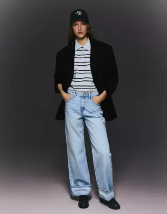 Hoch taillierte, Straight geschnittene Jeans mit Wide Leg und umgeschlagenem Saum – Hose