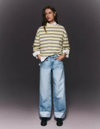 Hoch taillierte, Straight geschnittene Jeans mit Wide Leg und umgeschlagenem Saum – Hose