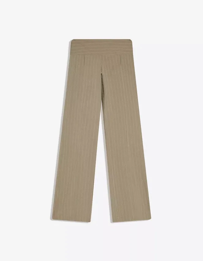 Hose mit tiefem Bund und Kummerbund Hose mit tiefem Bund und Kummerbund