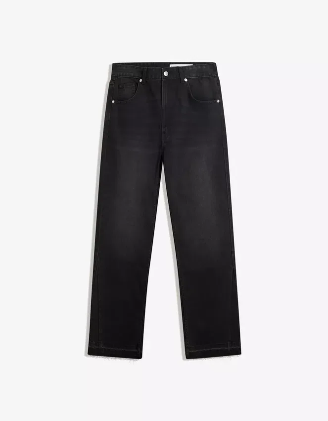 Jeans mit geradem Bein und ausgestelltem Saum – Jeans Jeans mit geradem Bein und ausgestelltem Saum – Jeans