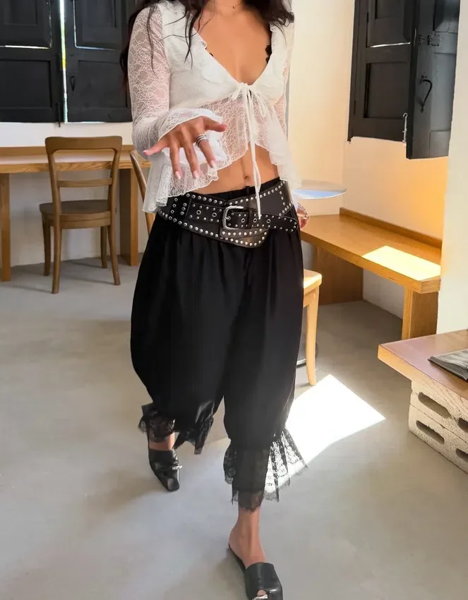 Spitzen-T-Shirt mit Rüschen – #Bershkastyle – Damen Spitzen-T-Shirt mit Rüschen – #Bershkastyle – Damen
